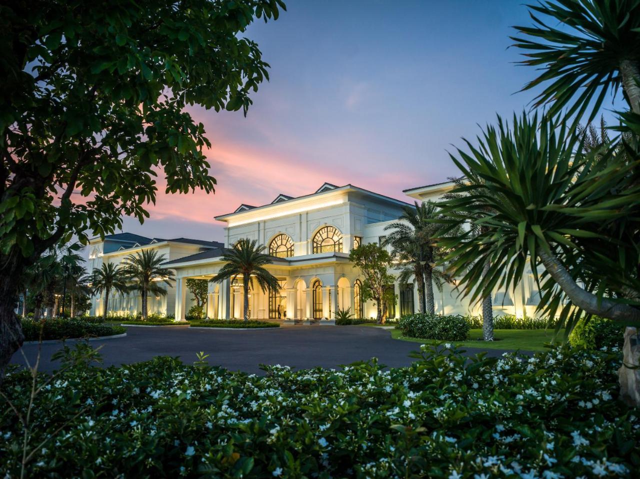 Melia Vinpearl Cam Ranh Beach Resort Екстериор снимка